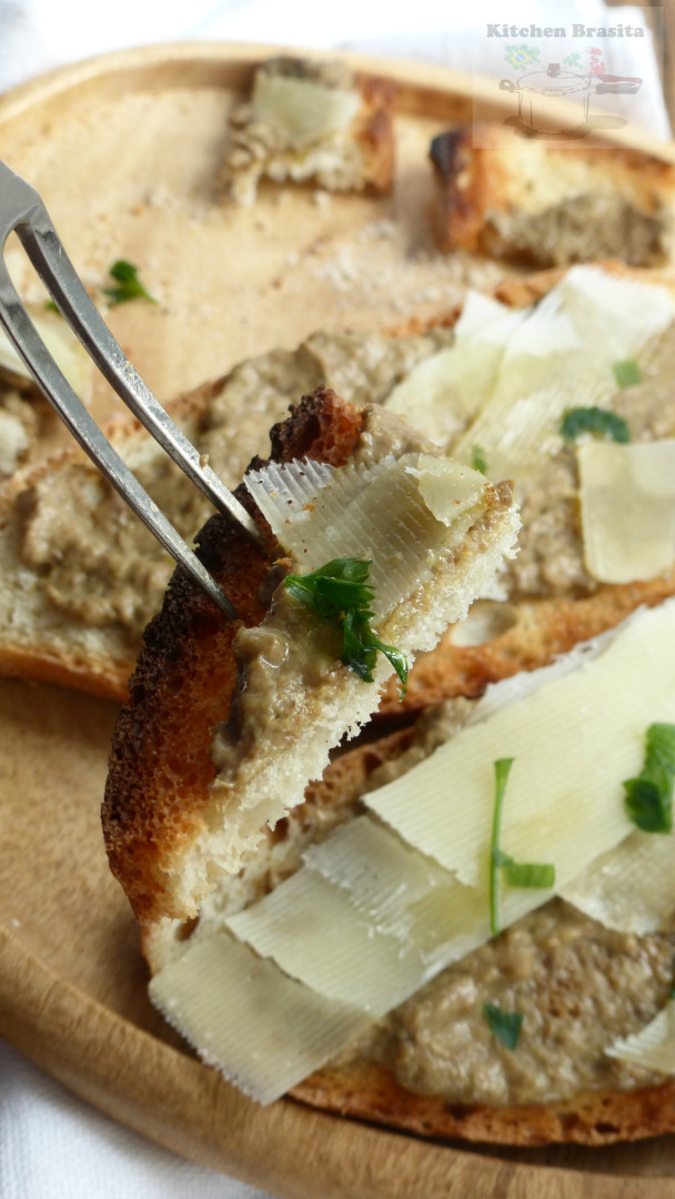 Bruschette con crema di funghi porcini