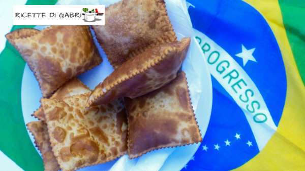 pastel calzoni fritti ricetta