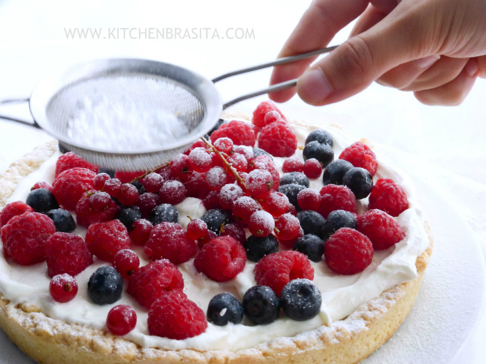 crostata mascarpone e frutti di bosco 11