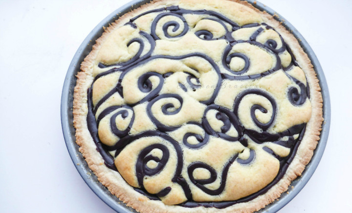 crostata-decorata-con-crema