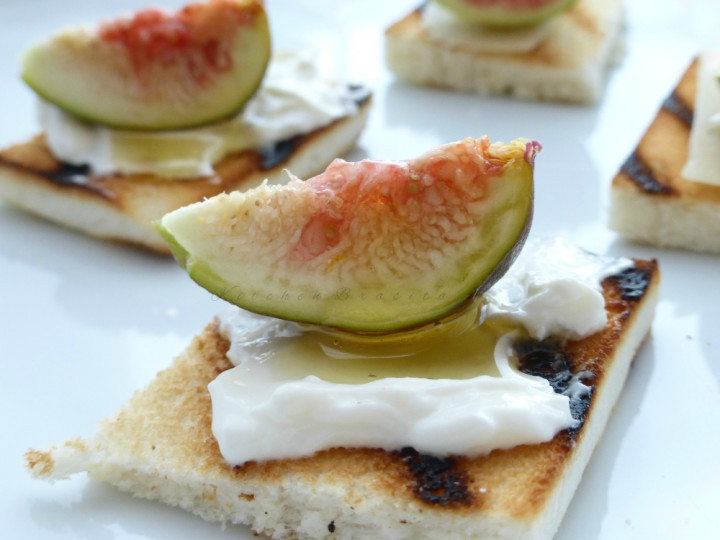tartine-fichi-e-formaggio