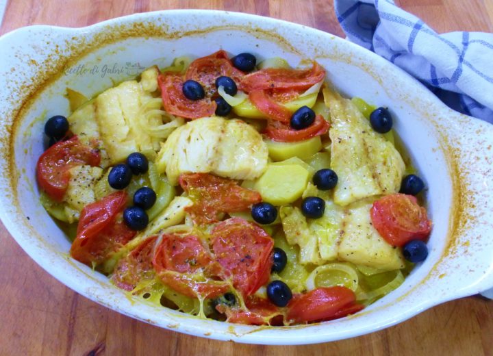 baccalà al forno con patate e pomodorini ricetta facile veloce