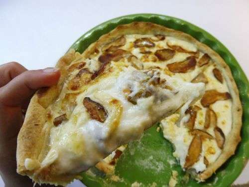 torta salata con impasto senza uova ai funghi