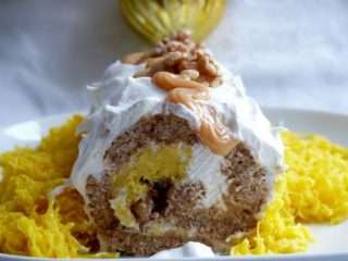 rotolo alle noci con panna e crema mou dulce de leche