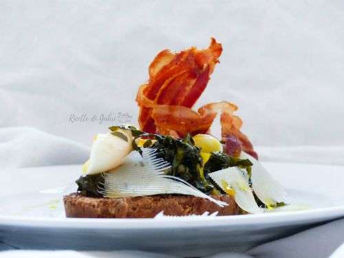 bruschetta zozzona con cavolo nero pancetta e uovo poche