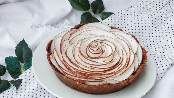 crostata di cocco a forma di rosa bianca torta fredda al cocco ricetta facile e veloce biancomangiare