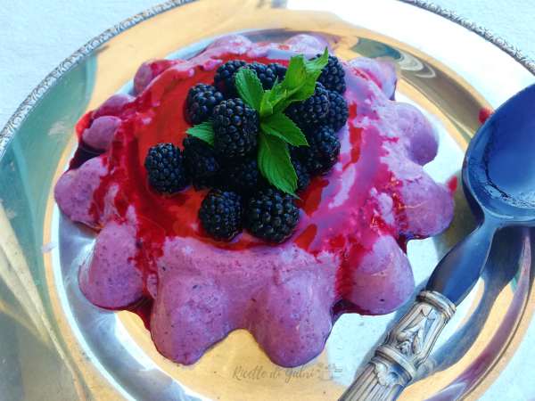dolce con more selvatiche budino di more senza cottura ricetta facile veloce