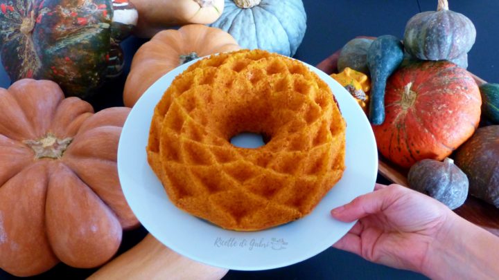 torta soffice con zucca e cioccolato ricetta facile senza burro ne latte con zucca cruda nell impasto gabri