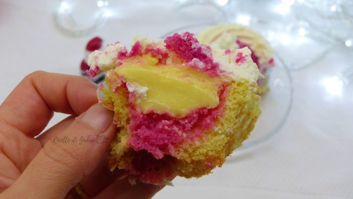 cardinali sardi muffins natalizi ricetta facile con crema pasticcera,alchermes e pan di spagna soffice