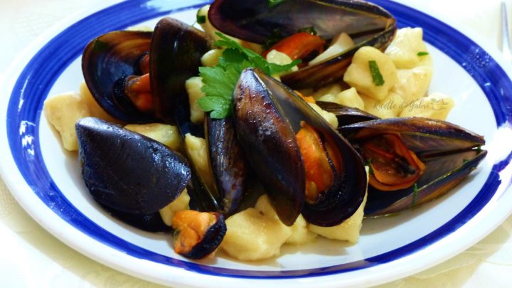 gnocchi patate e cozze menù di pesce facile veloce gnocchi morbidissimi che si sciolgono in bocca