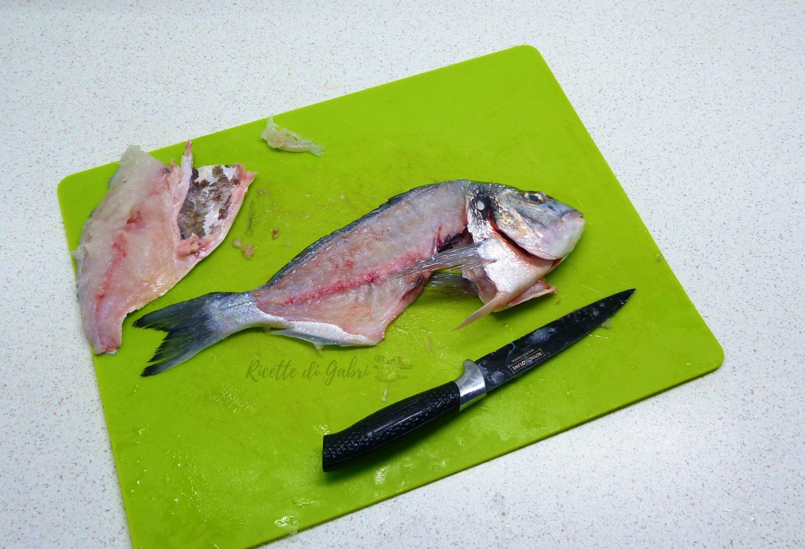 come sfilettare l'orata ricette filetto pesce fresco in padella facile veloce gabri