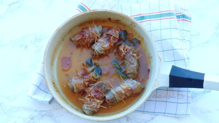 involtini di carne in bianco con verza cavolo cinese in padella ricetta facile di gabri