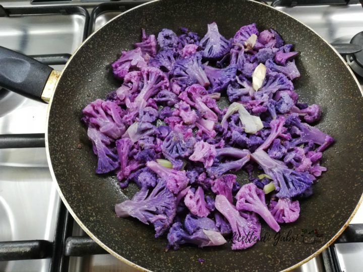 cavolfiore viola in padella ricetta facile contorno