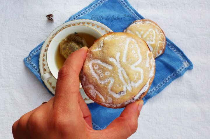 biscotti di frolla ripieni di marmellata fatta in casa ricetta facile e veloce di gabri