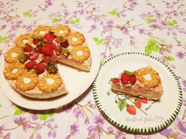 cheesecake senza cottura fragole cocco cioccolato bianco ricetta facile gabri biscotti bucaneve