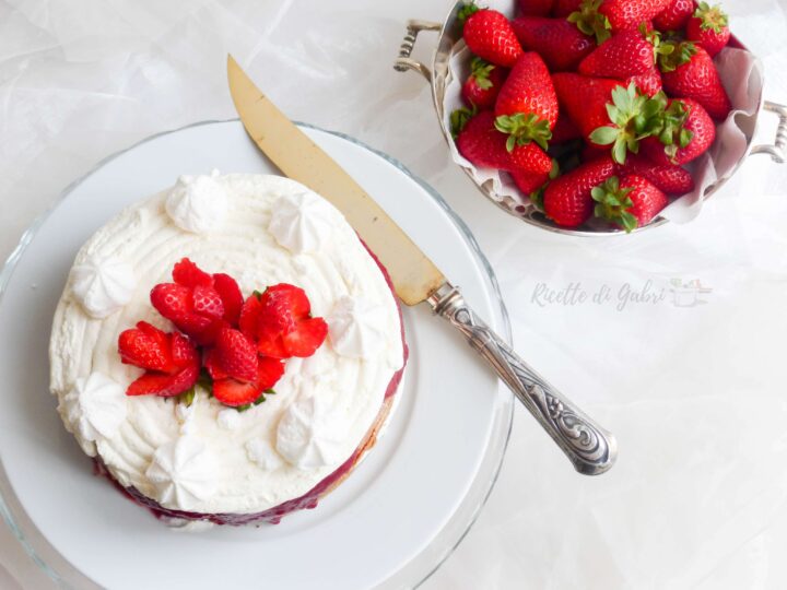 ricetta naked cake alle fragole con crema al mascarpone torta di compleanno facile e veloce