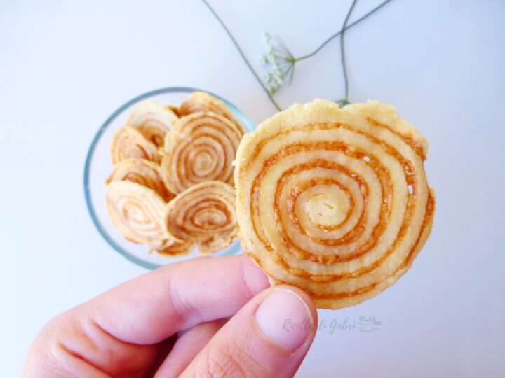 biscotti salati al parmigiano ricetta chips gabri aperitivo sfizioso facile