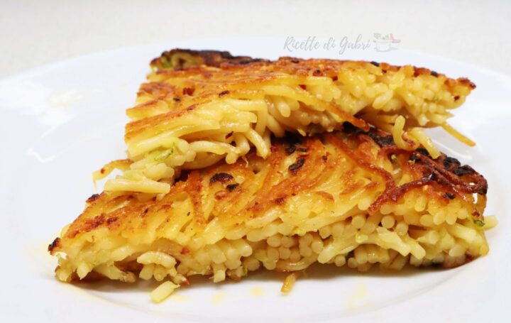 frittata di pasta senza uova spaghetti alle zucchine avanzati ricetta facile veloce gabri