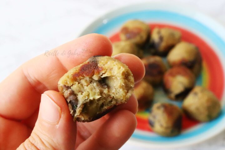 polpette di melanzane e ceci ricetta facile senza uova cotte in padella gabri