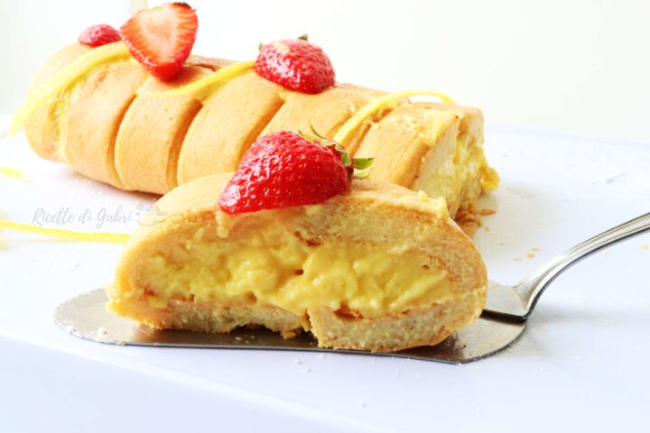 ricetta rotolo di savoiardi alla crema dolce di biscotti senza cottura facile veloce senza burro ricetta gabri