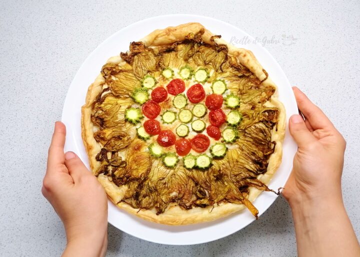 torta salata di pasta sfoglia fiori di zucca pomodorini e gorgonzola ricetta facile sfiziosa pizza rustica gabri