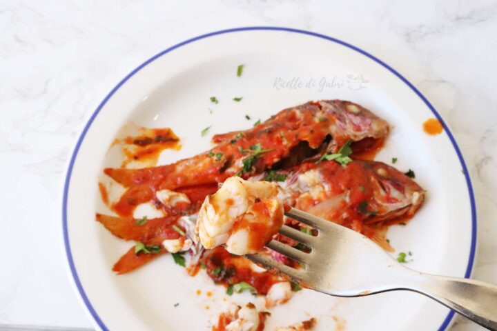 ricetta triglie come cucinare triglia fresca in padella facile veloce al pomodoro ricetta di gabri