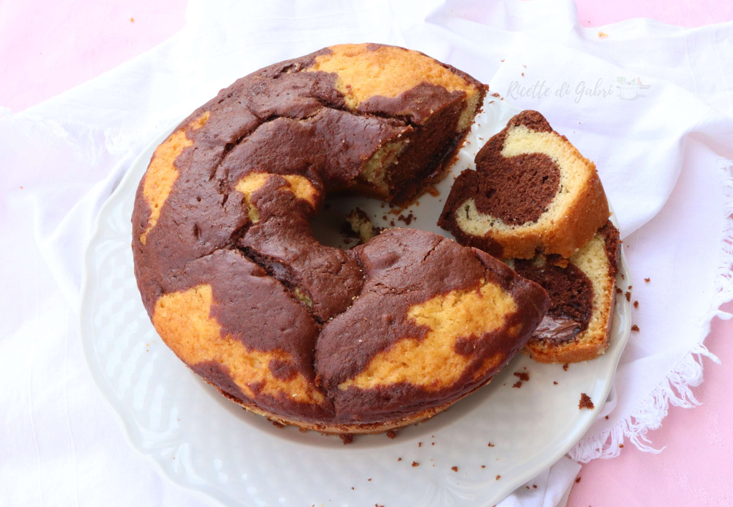 ciambellone bicolore con cuore di nutella ciambella marmorizzata sofficissima senza burro di gabri ricetta facile