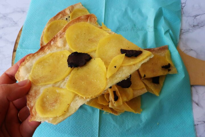 pizza croccante con patate e tartufo scrocchiarella, croccantella di gabri