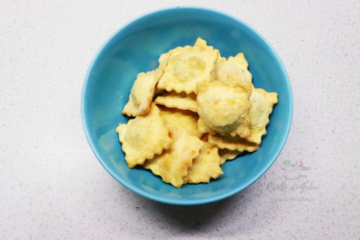 ricetta ravioli fritti al forno snack con pasta avanzata facile veloce di gabri ravioli croccanti