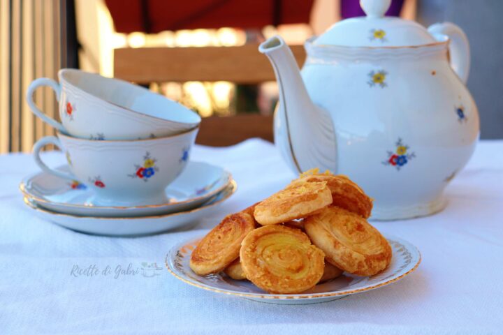 dolcetti di pasta sfoglia con arancia arancini di carnevale ricetta facile dolci di carnevale gabri