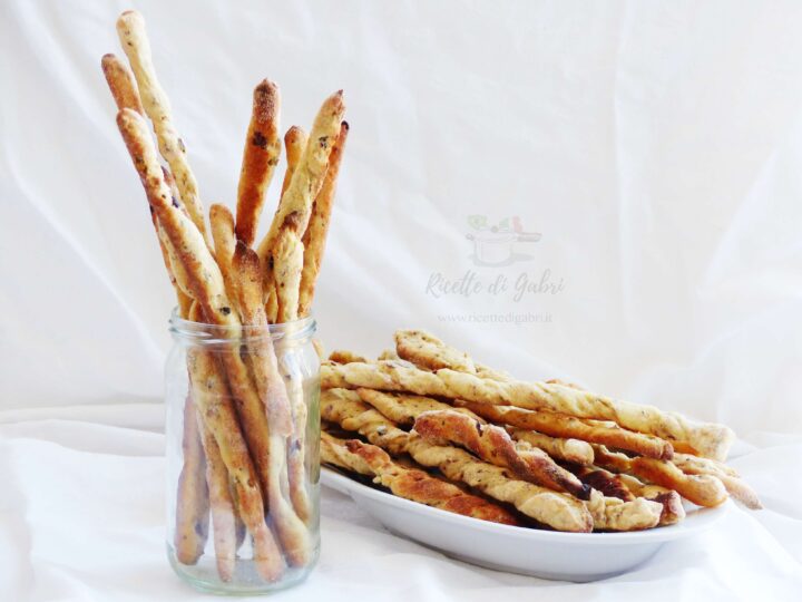 grissini fatti in casa alle olive ricetta riciclare siero ricotta yogurt gabri