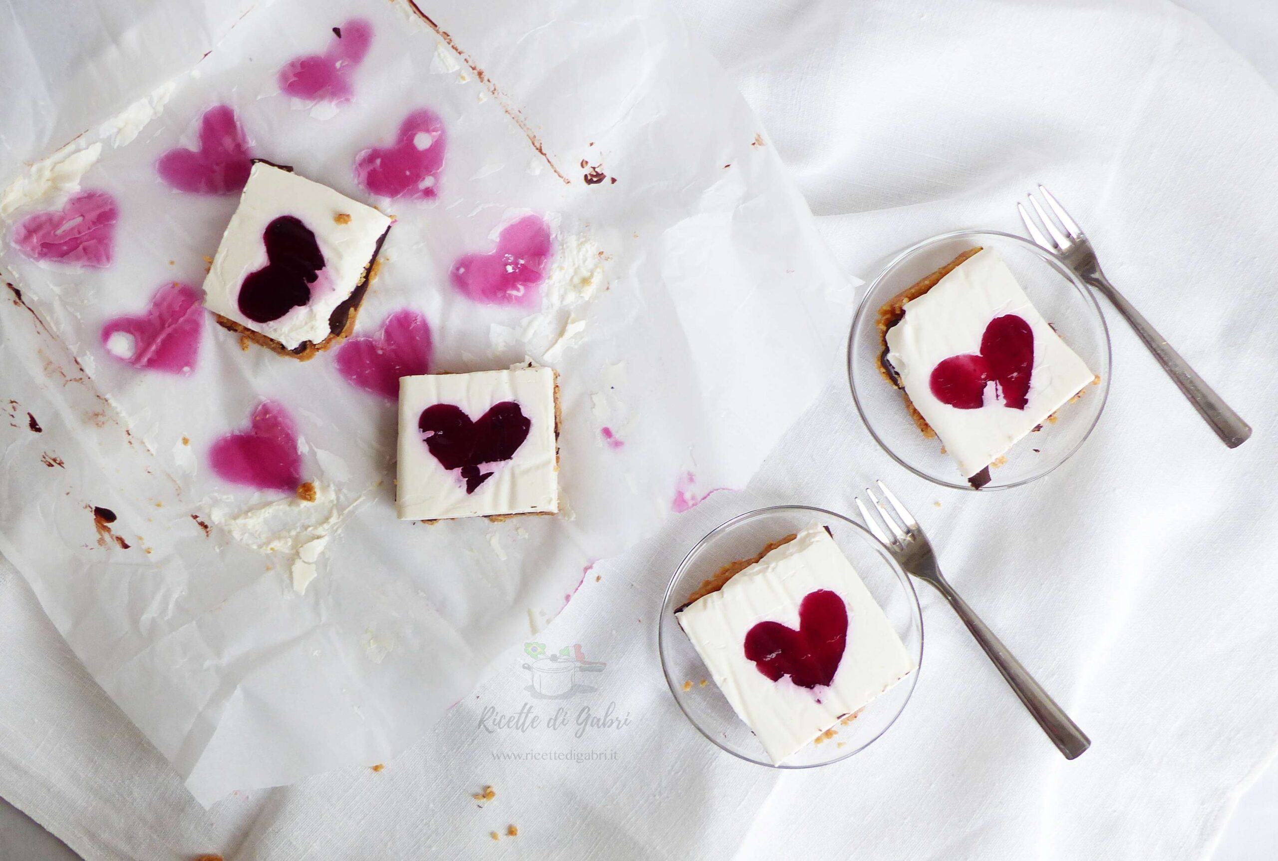 torta fredda con panna cotta e cuore di frutti di bosco ricetta facile dolce senza forno senza cottura facile veloce gabri