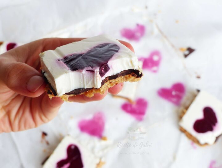 ricetta torta senza cottura con panna cotta e frutti di bosco facile veloce gabri