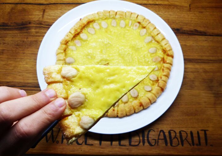 crostata di pasta sfoglia con crema di polenta mandorle e marmellata di arance ricetta dolce facile veloce gabri
