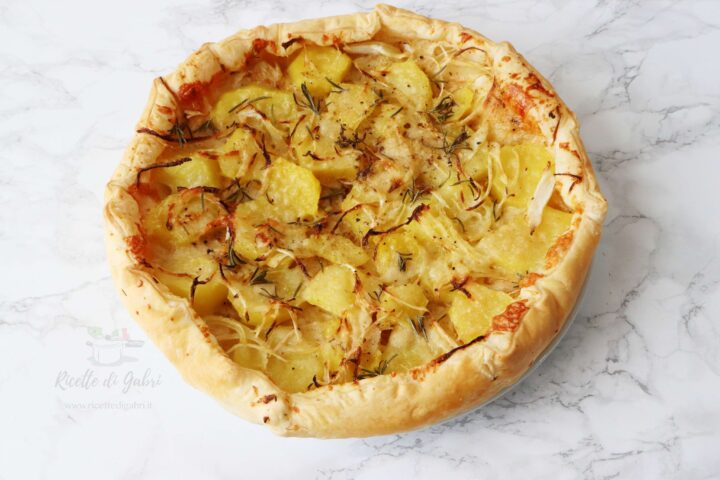 torta salata di pasta sfoglia patate e cipolle ricetta facile salvacena di gabri
