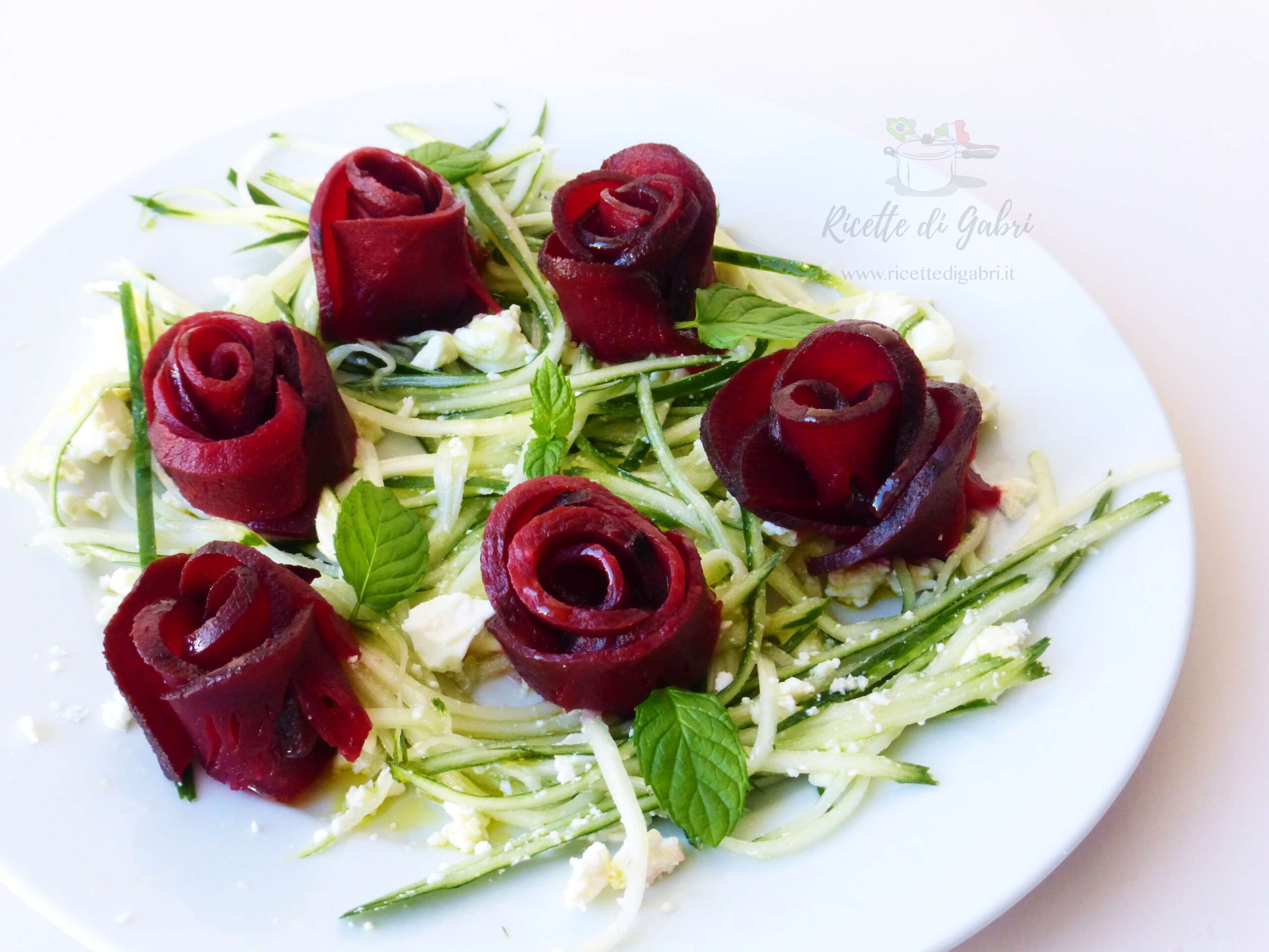 insalata di cetrioli con rose di barbabietole ricetta di gabri rose festa della mamma