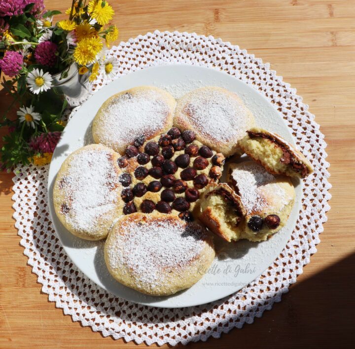 crostata alla nutella cotta in padella frolla senza burro fiore di pasta frolla fiorellone nutella di gabri