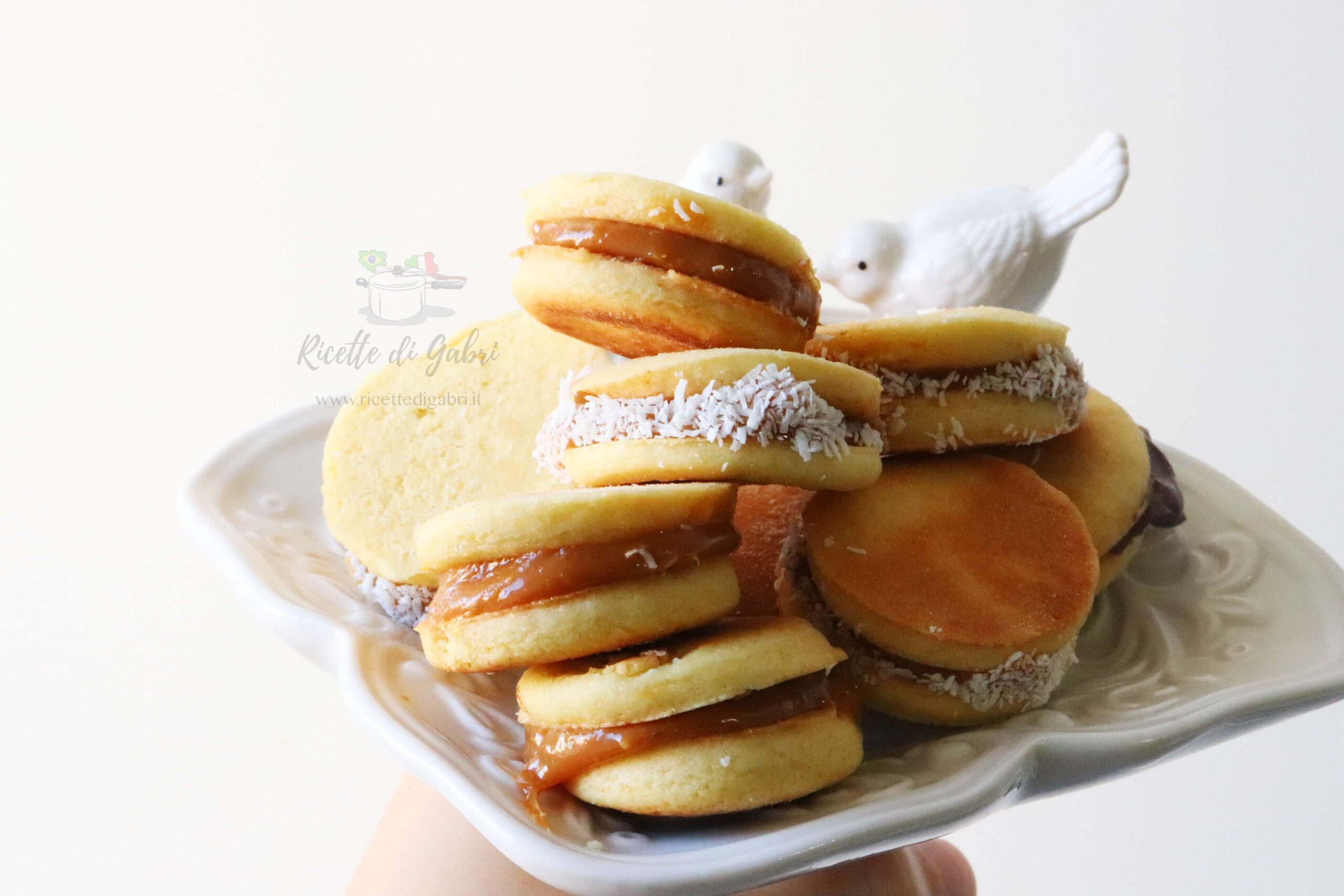 biscotti semplici in padella farciti con crema mou e nutella ricetta facile gabri