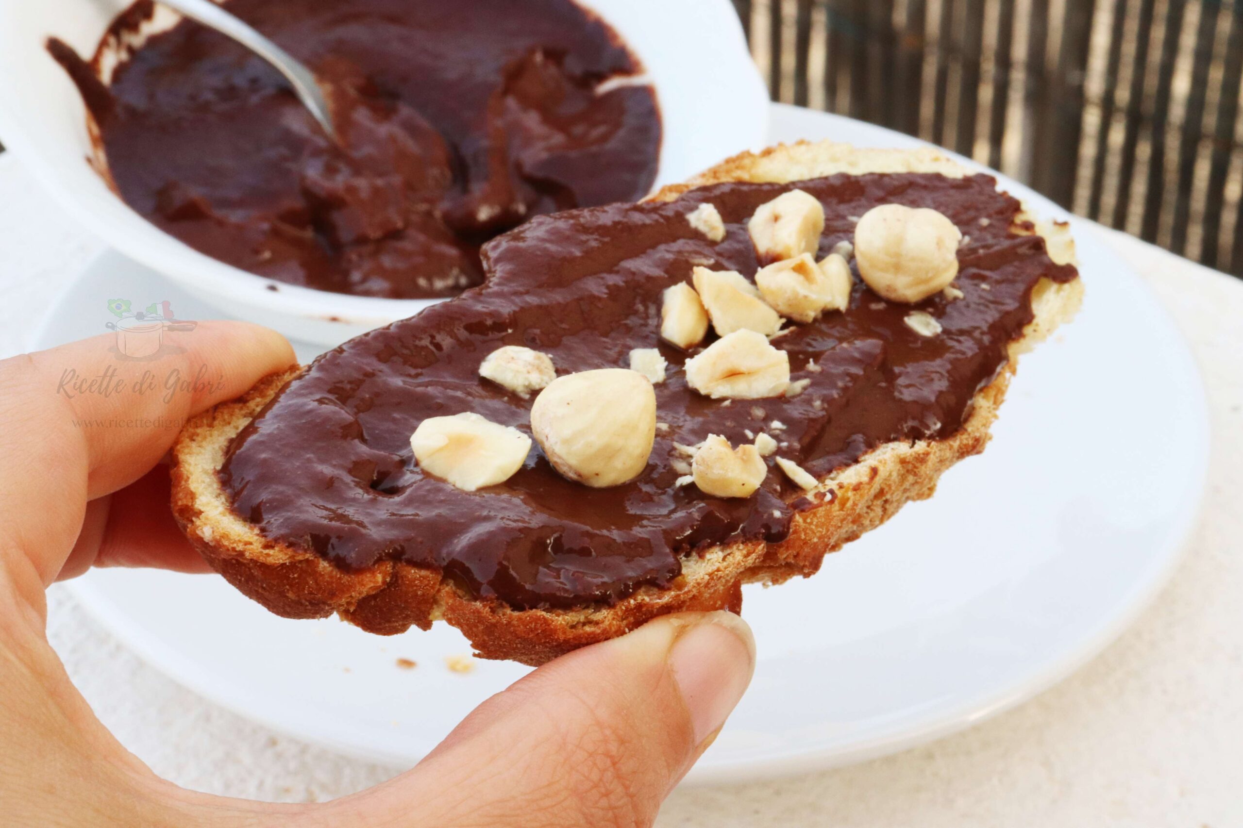 nutella vegana fatta in casa dolci cioccolato facile