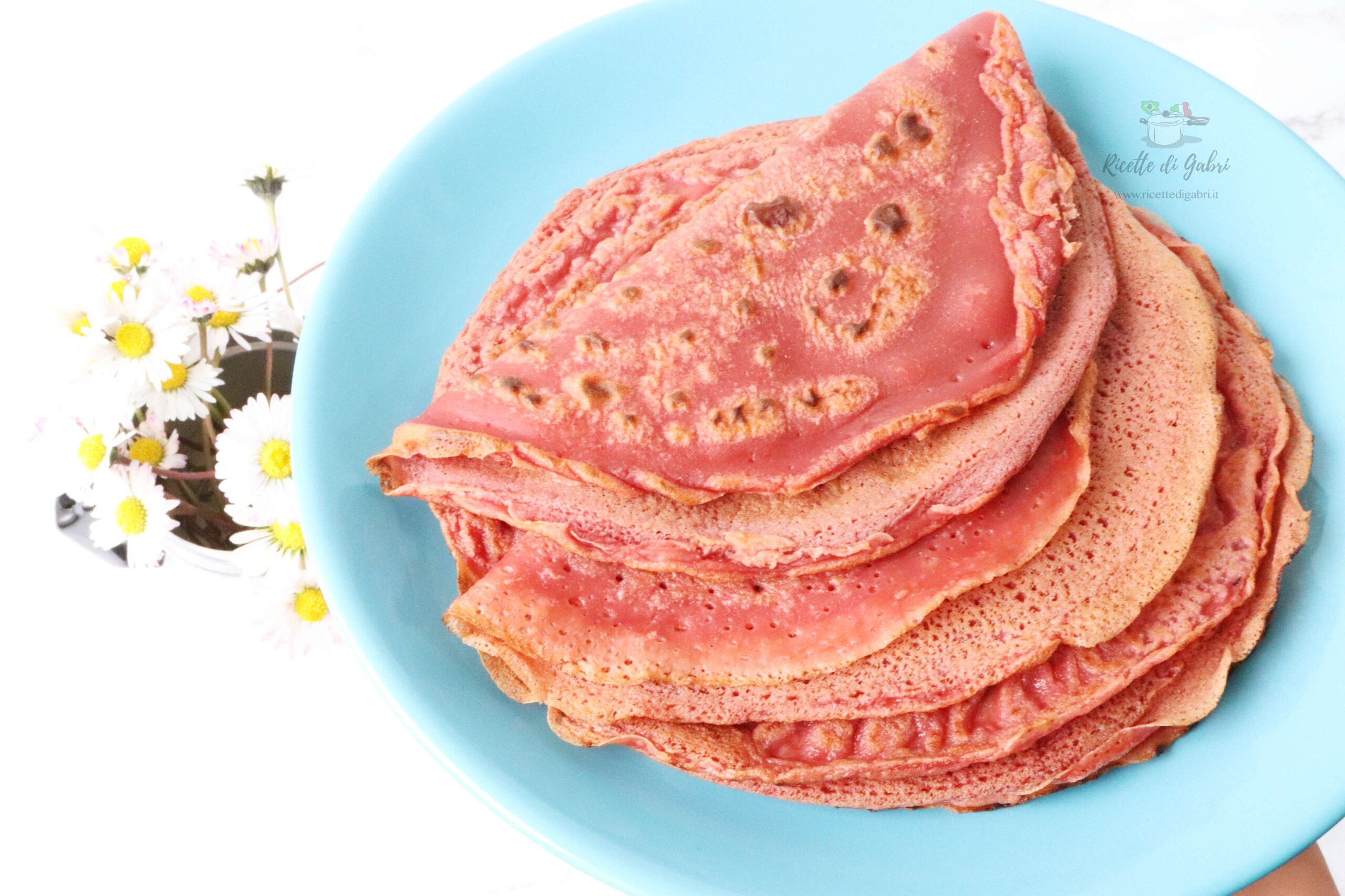 ricetta crepes senza uova senza latte e senza burro con acqua di cottura delle biete bietole rosse ricette facili veloci padella gabri