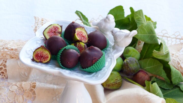 ricetta fichi freschi ricoperti di cioccolato dolcetti fatti in casa veloce