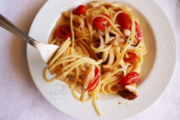 pasta sopaghetti con seppie e pomodorini ricetta facile veloce gabri