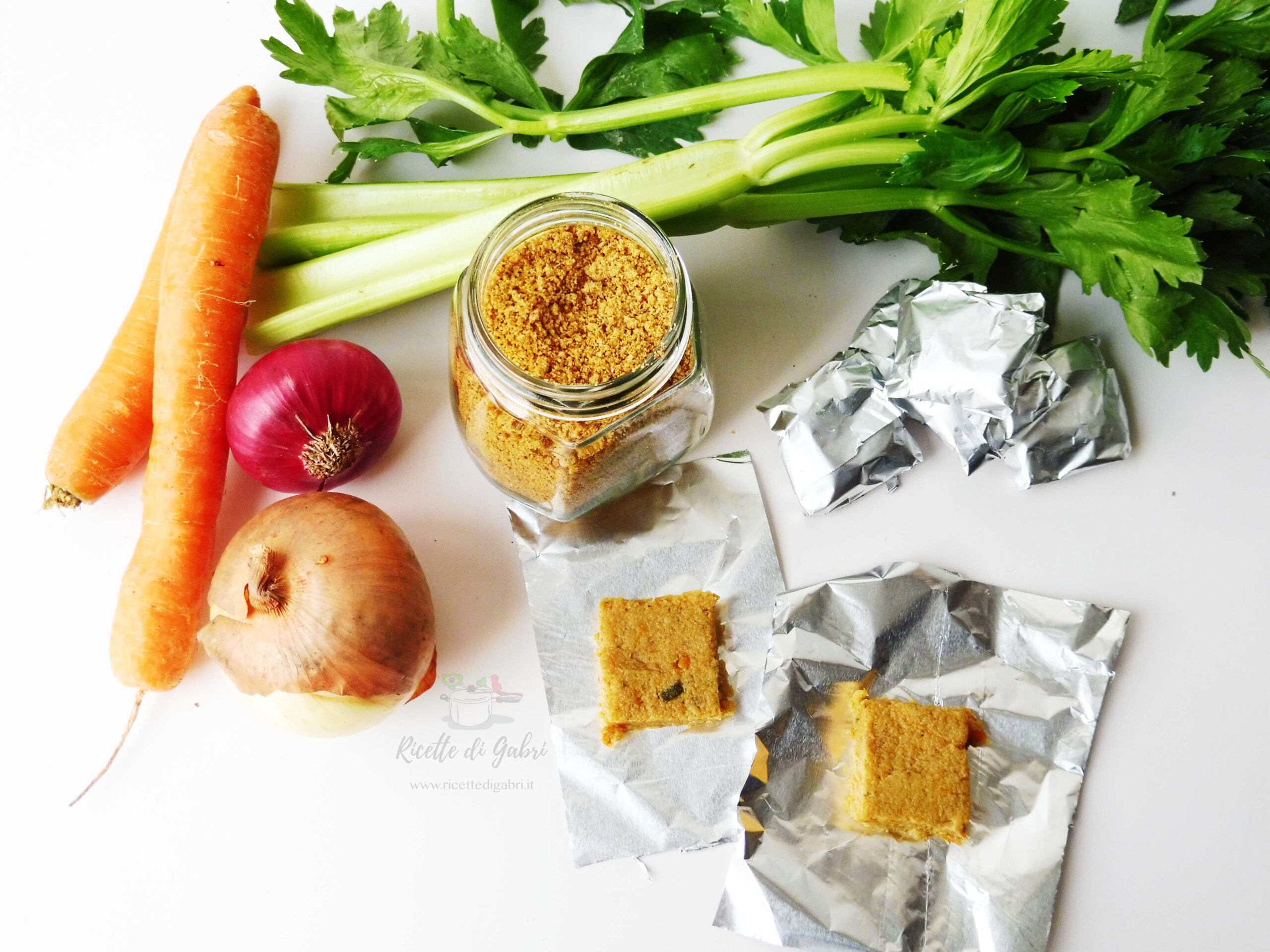 dado vegetale fatto in casa ricetta facile brodo vegetale granulare e a cubetti gabri
