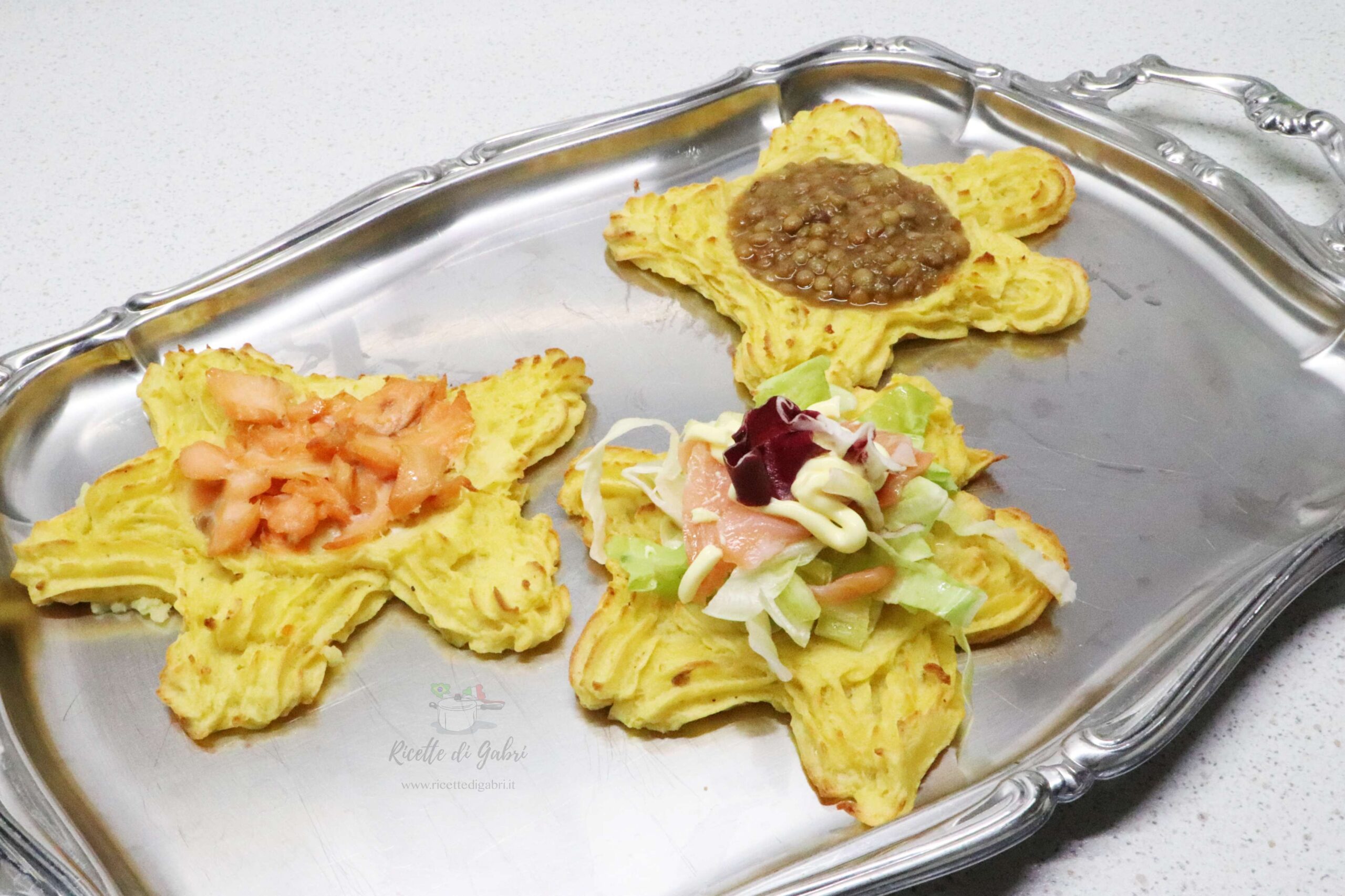 stelle di patate al forno scrigni patate duchesse facili veloci ricetta menu' delle feste salmone lenticchie insalata