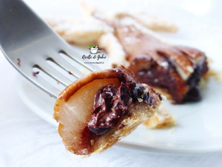 ricetta sfogliatine pere e cioccolato di gabri dolcetti veloci pasta sfoglia
