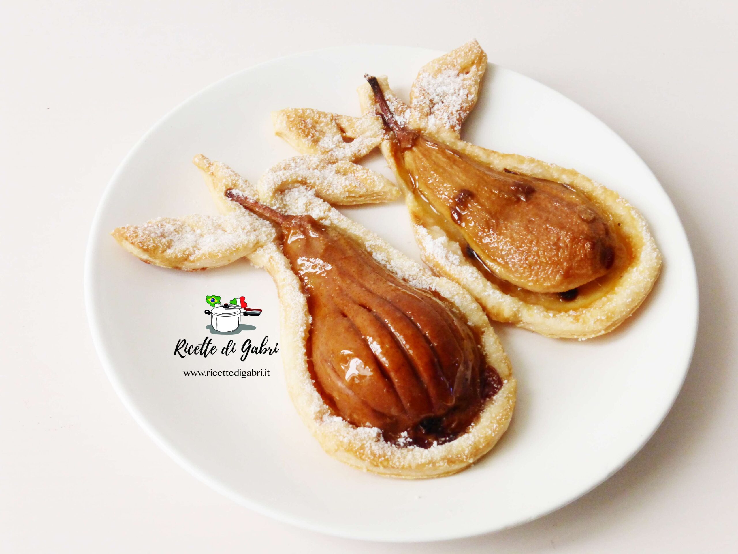 ricetta sfogliatine alle pere dolcetti pasta sfoglia pere e cioccolato veloce gabri puff pastry dessert