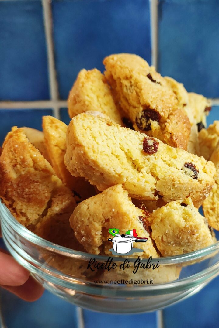 ricetta tozzetti cantucci con farina di mais e uvetta ricetta facile biscotti con farina di mais bianco gabri