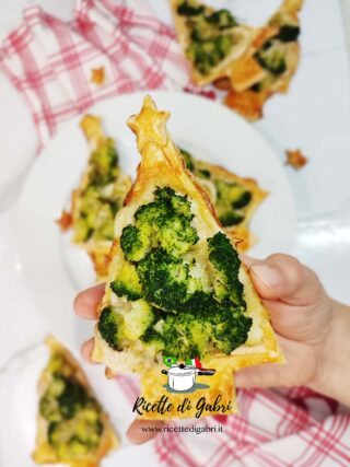 alberelli di pasta sfoglia e broccoli ricetta facile e veloce di gabri antipasti di natale feste ricette facili 