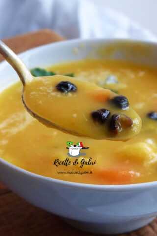 ricetta vellutata di carote e ceci neri croccanti ricetta facile light gabri
