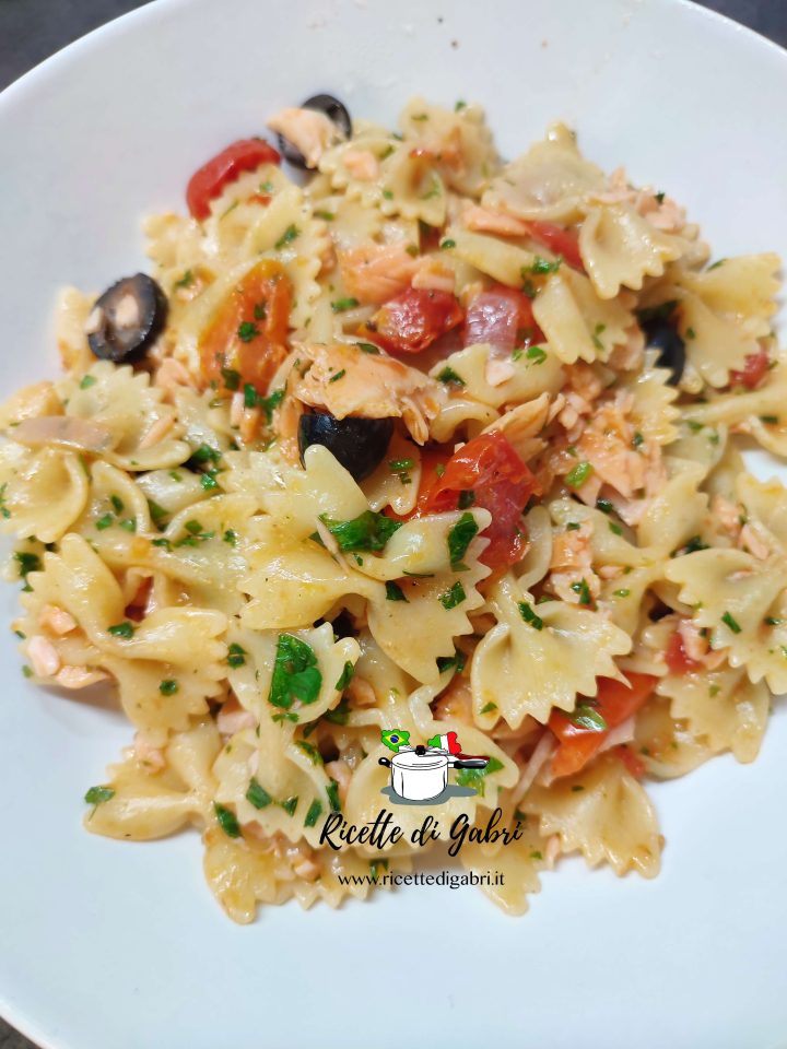 pasta con salmone e pomodorini ricetta facile e veloce di gabri farfalle ricetta pasta fredda